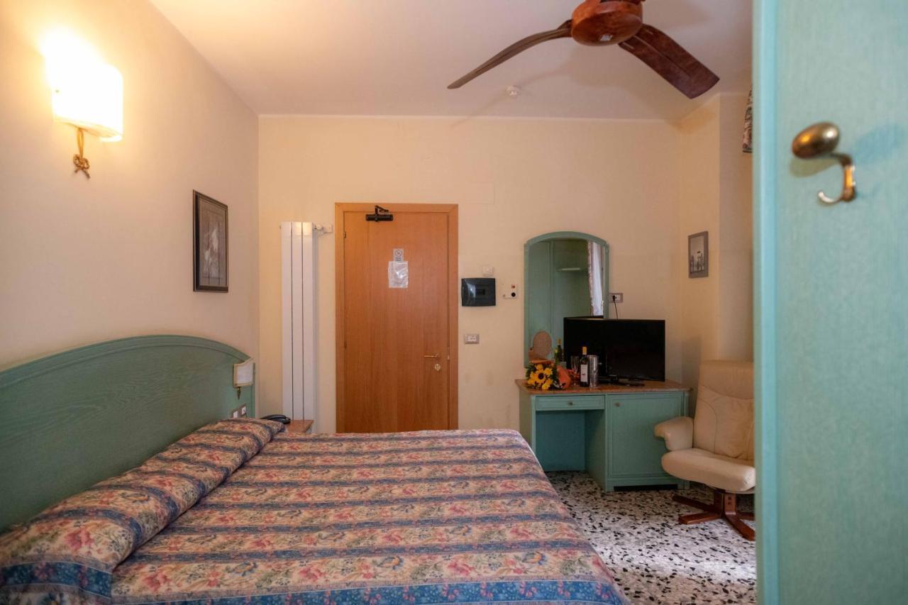 Hotel Magnolia Albenga Zewnętrze zdjęcie