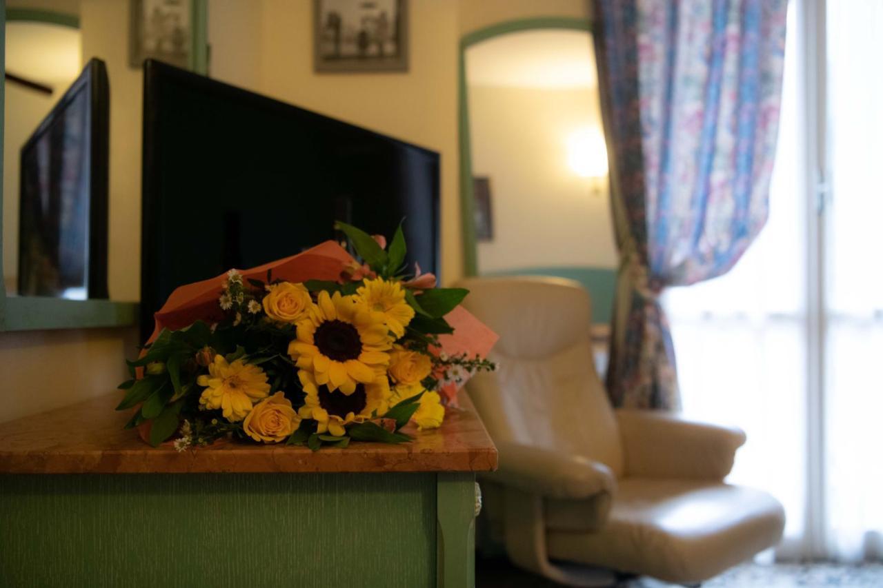 Hotel Magnolia Albenga Zewnętrze zdjęcie