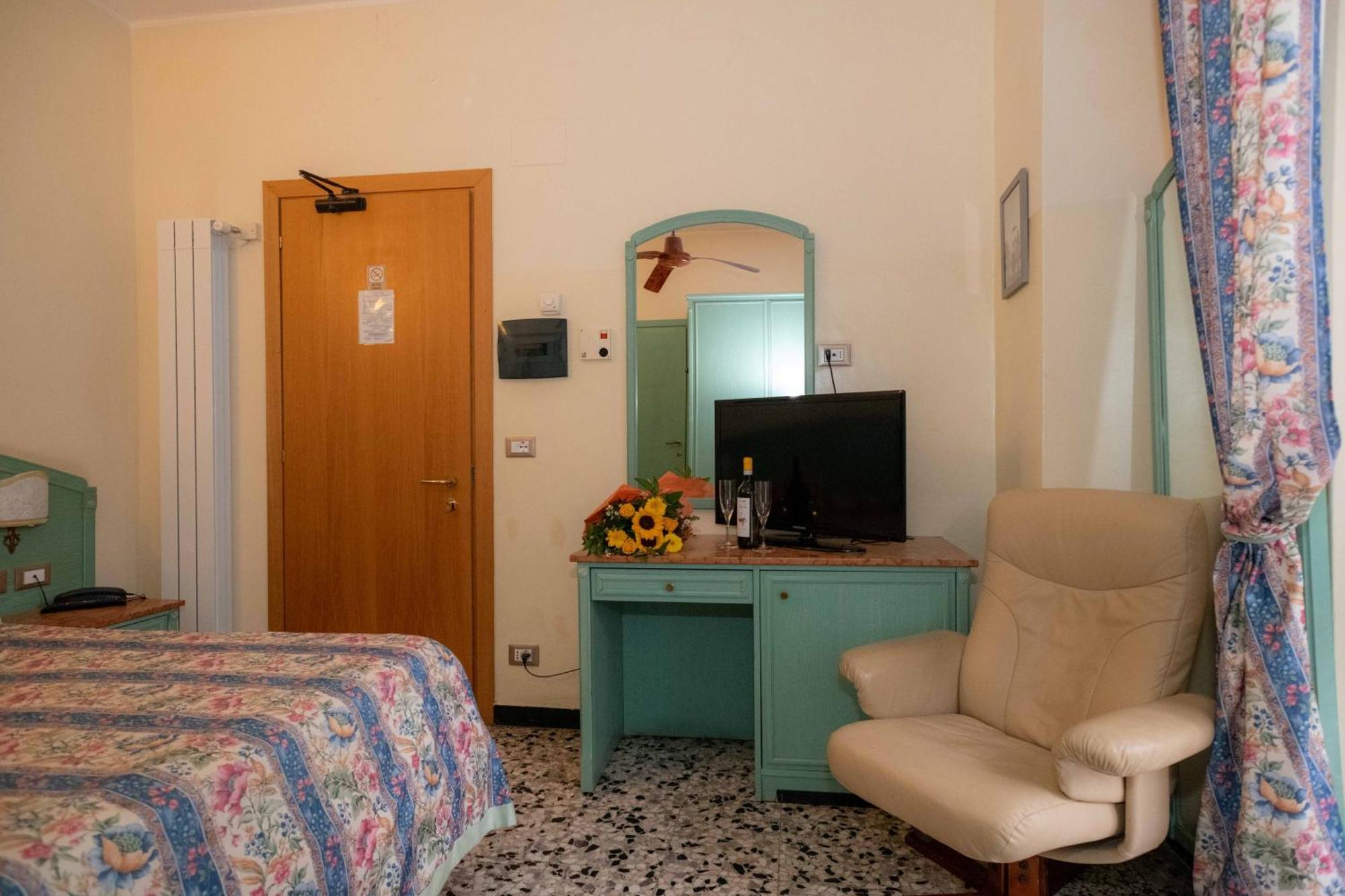 Hotel Magnolia Albenga Zewnętrze zdjęcie