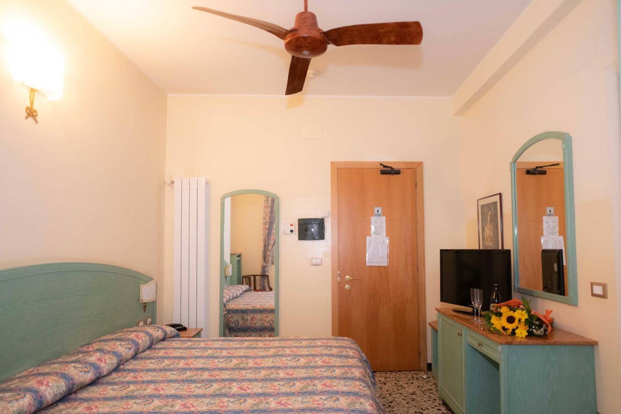 Hotel Magnolia Albenga Zewnętrze zdjęcie
